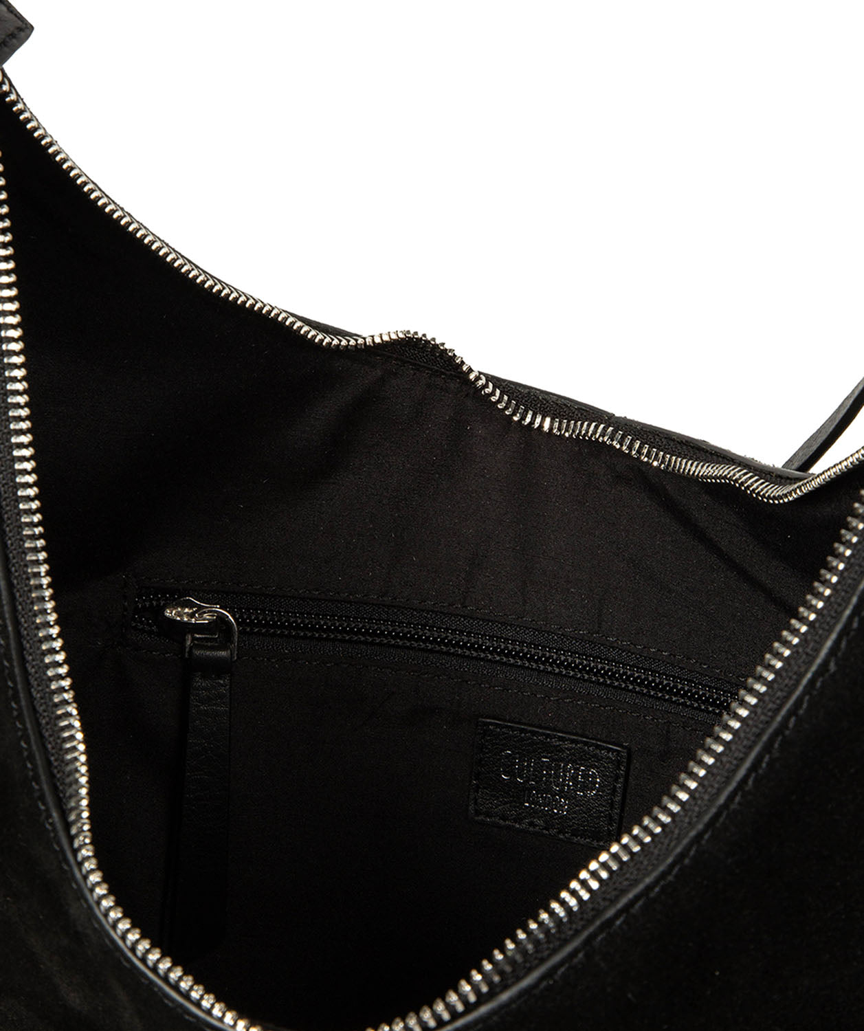 Interior fully lined compartment with organised pockets