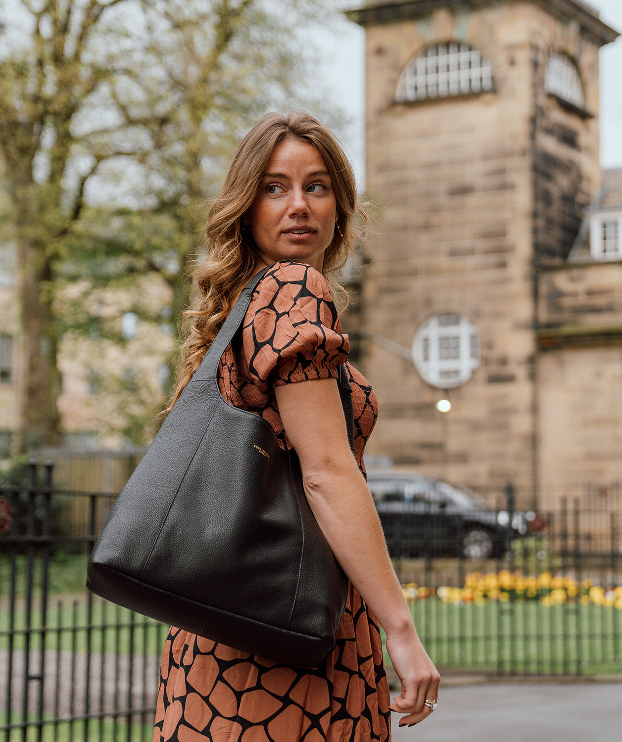 'Nina' Black Leather Shoulder Bag