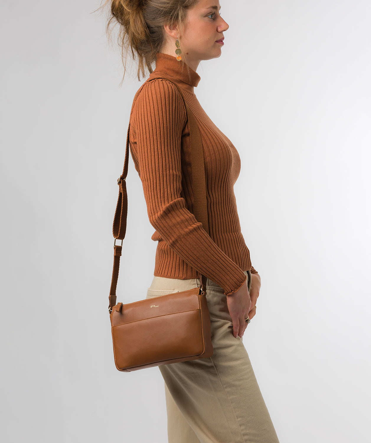 Pure Luxuries Knightsbridge Collection Bags: 'Amber' Oak Nappa Leather Cross Body Bag