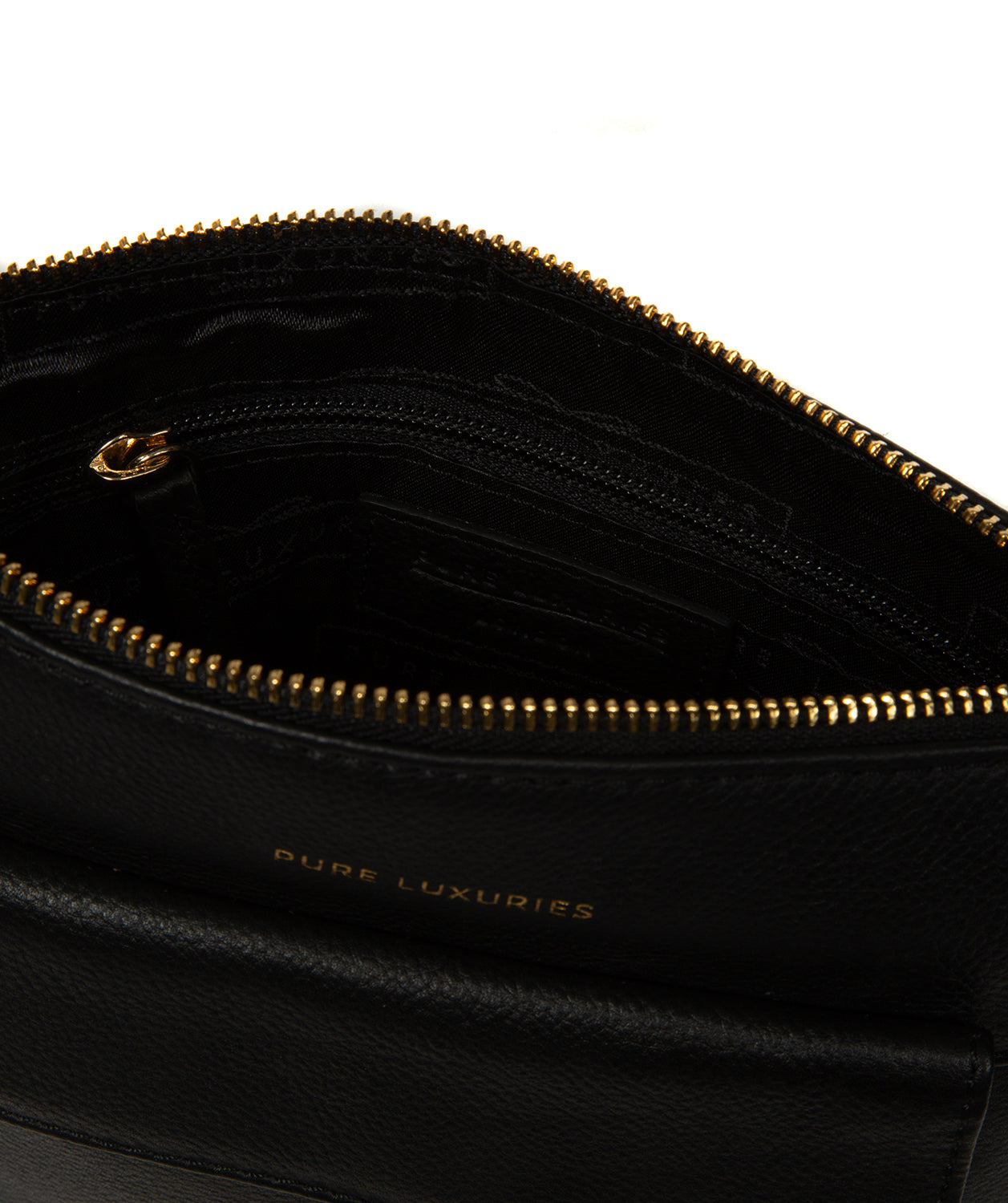interior zip pocket and slip pocket organisation