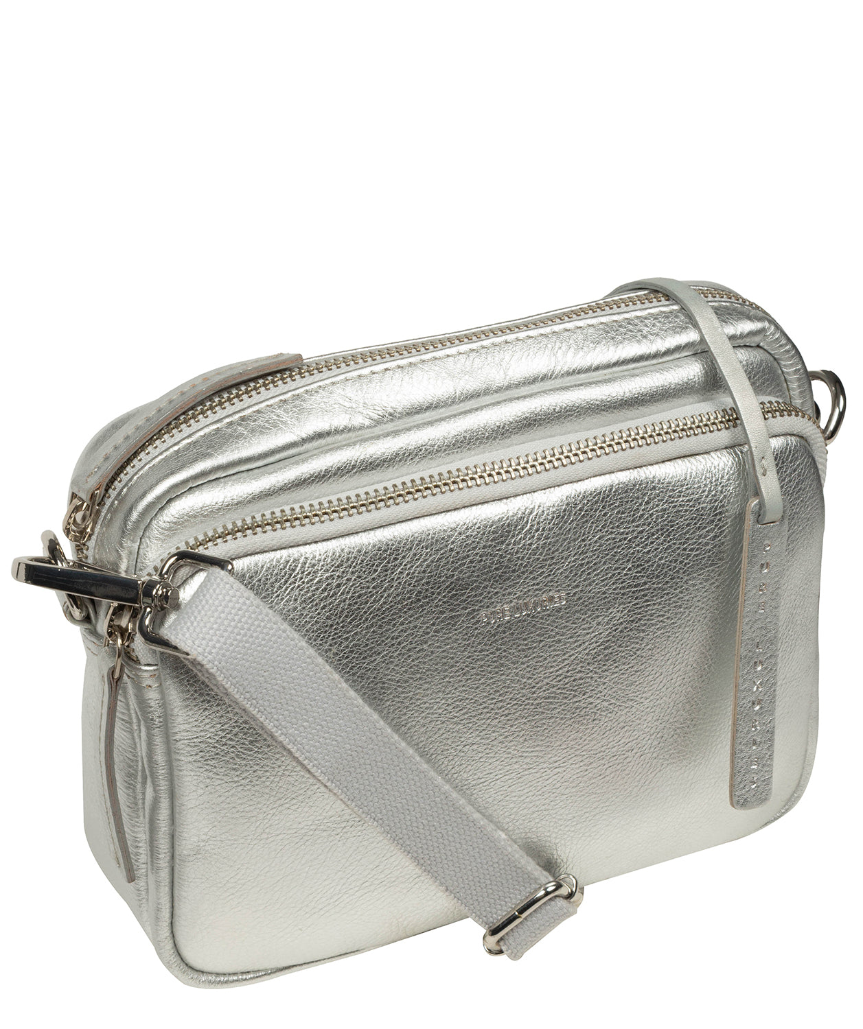 Eris bag adjustable detachable leather shoulder strap close-up