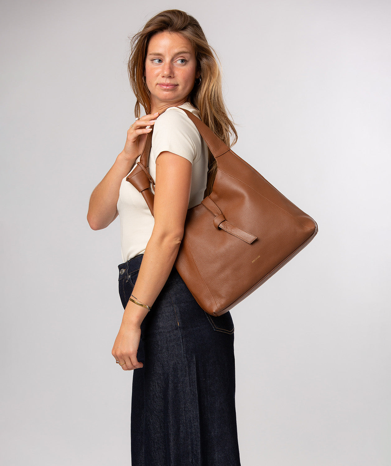 Grace bag interior with slip pocket and zipped pocket