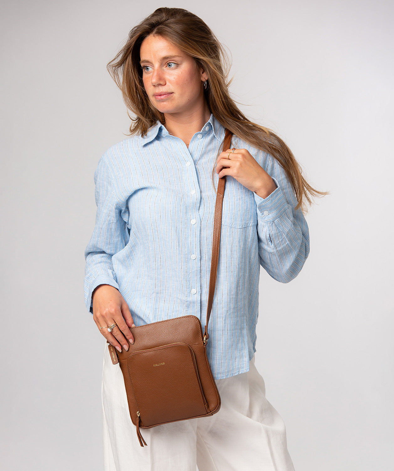 interior zip pocket and slip pocket storage detail