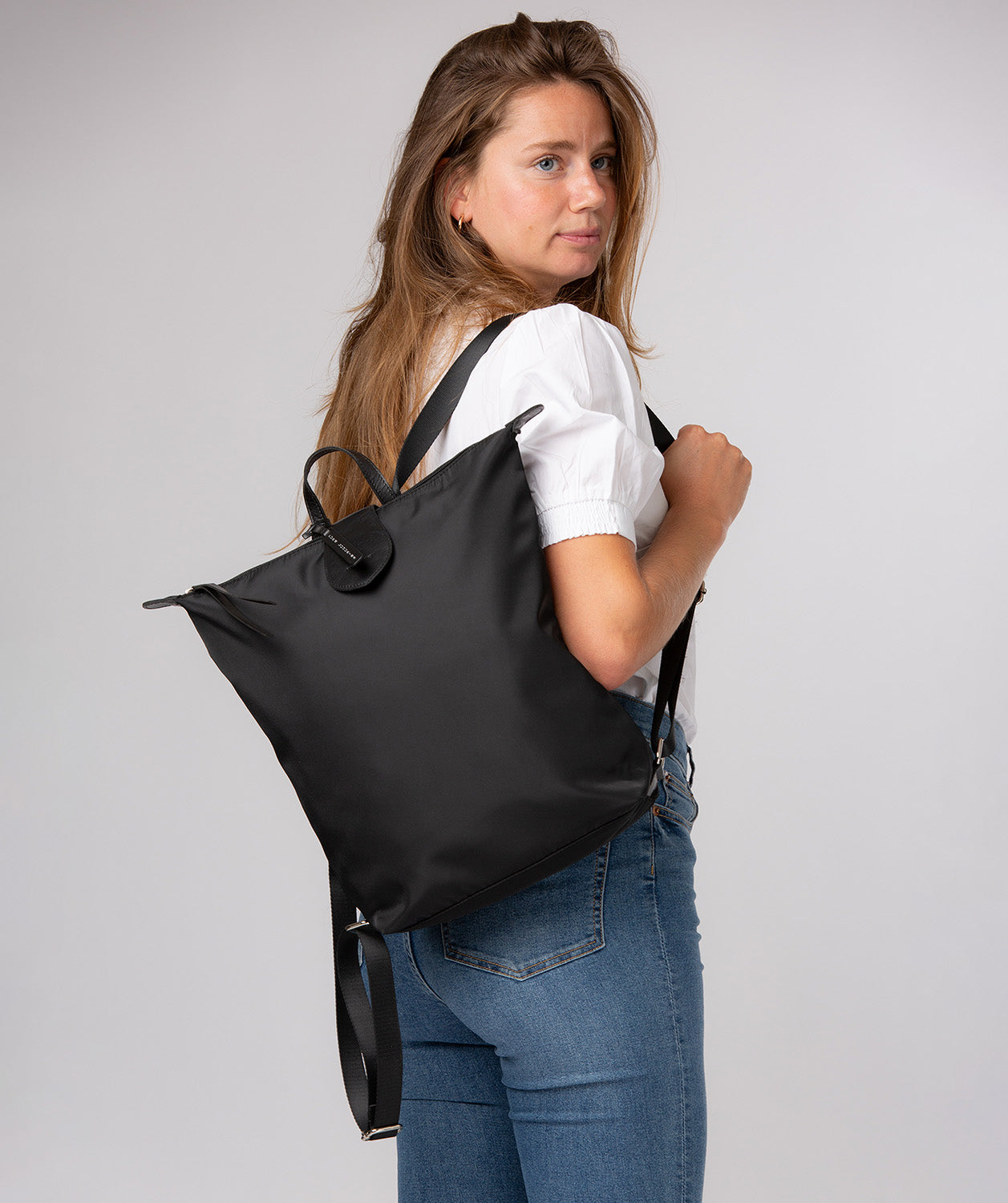 Louison backpack back panel with adjustable shoulder straps