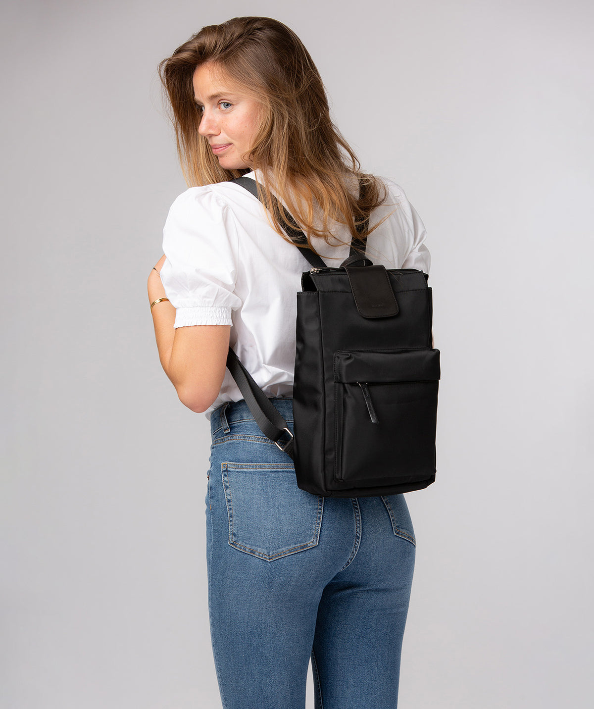 Front zipped pocket for on-the-go storage