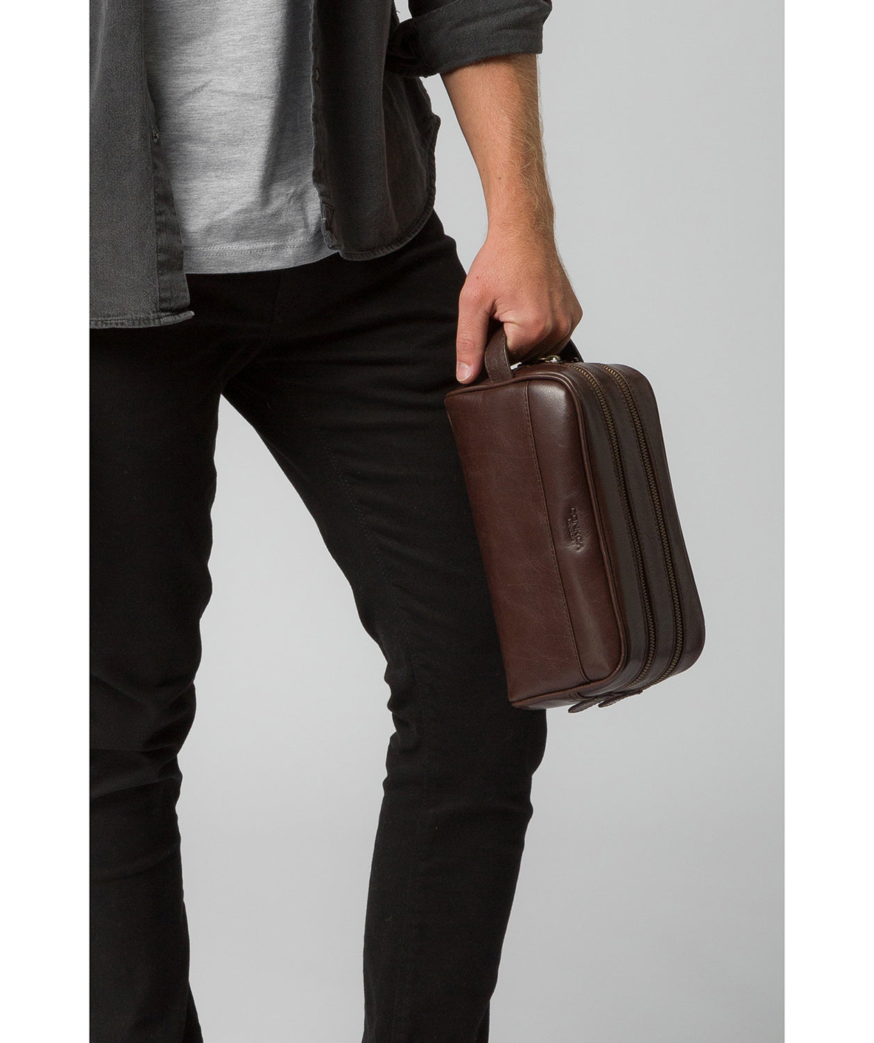 'Alberto' Dark Brown Leather Washbag image 2