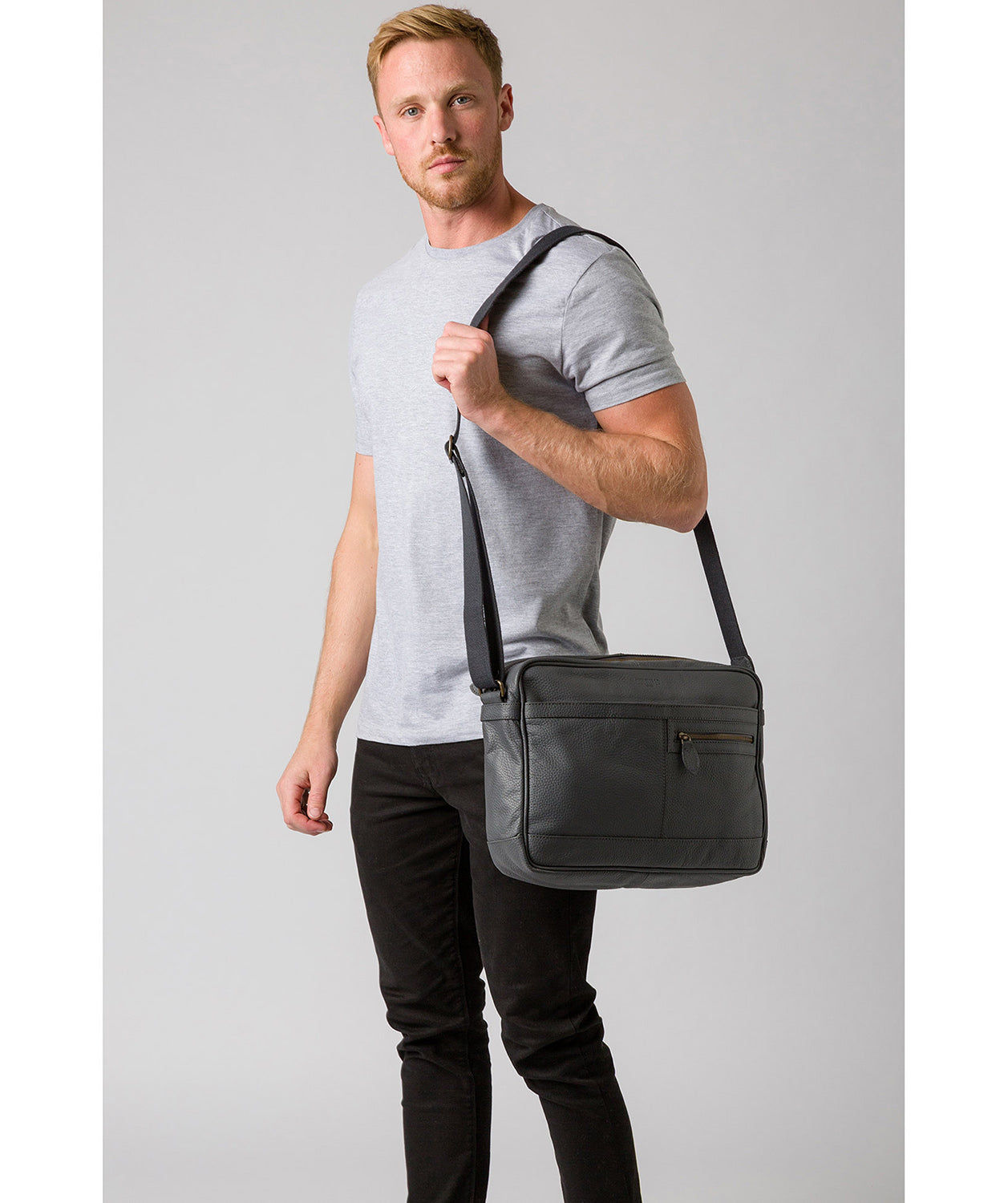 Trek' Dark Grey Leather Messenger Bag image 2