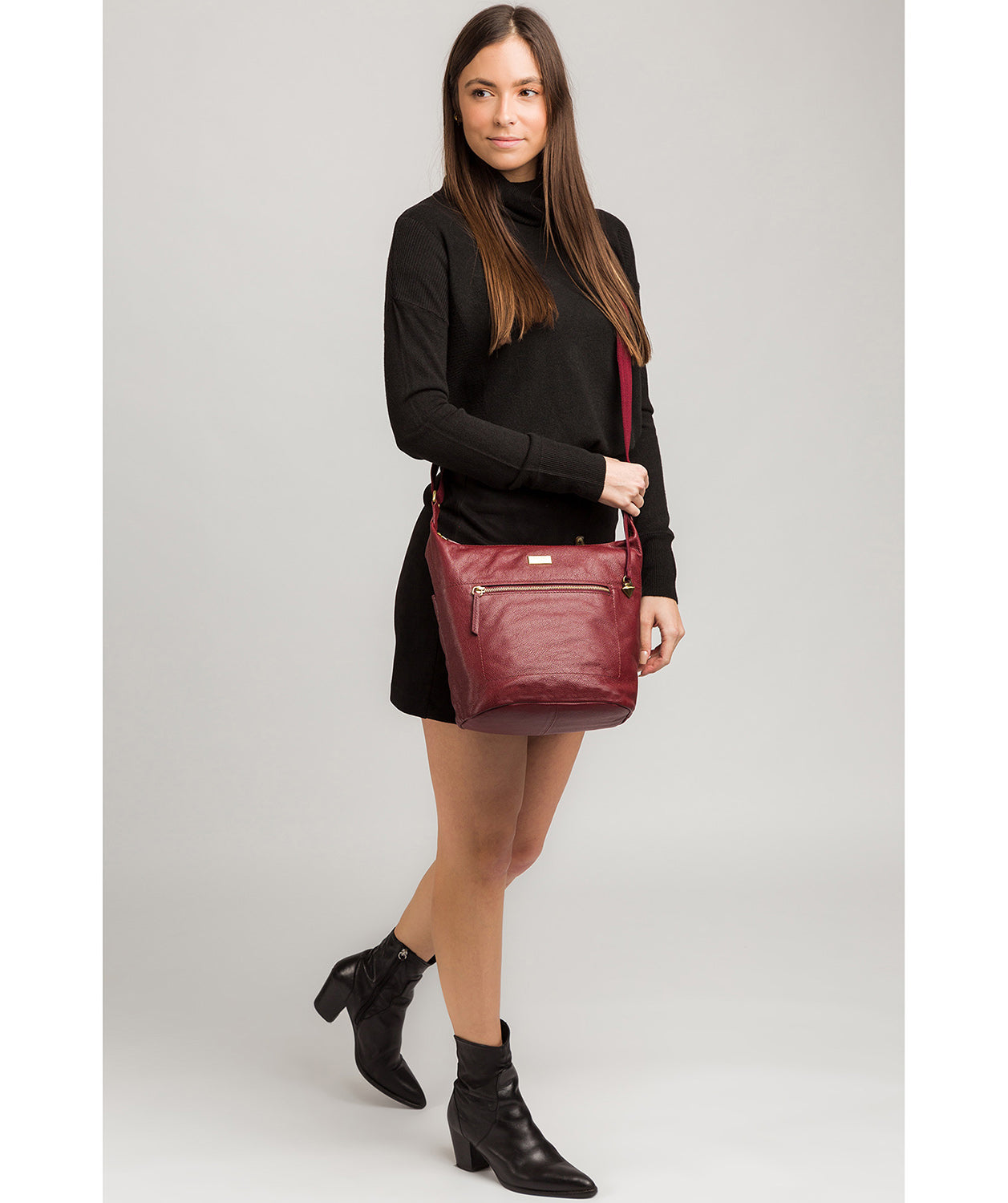 Elizabeth' Ruby Red Leather Shoulder Bag image 2