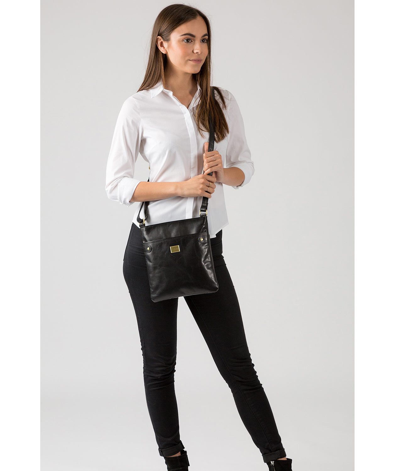 'Siena' Italian-Inspired Black Leather Cross Body Bag image 7