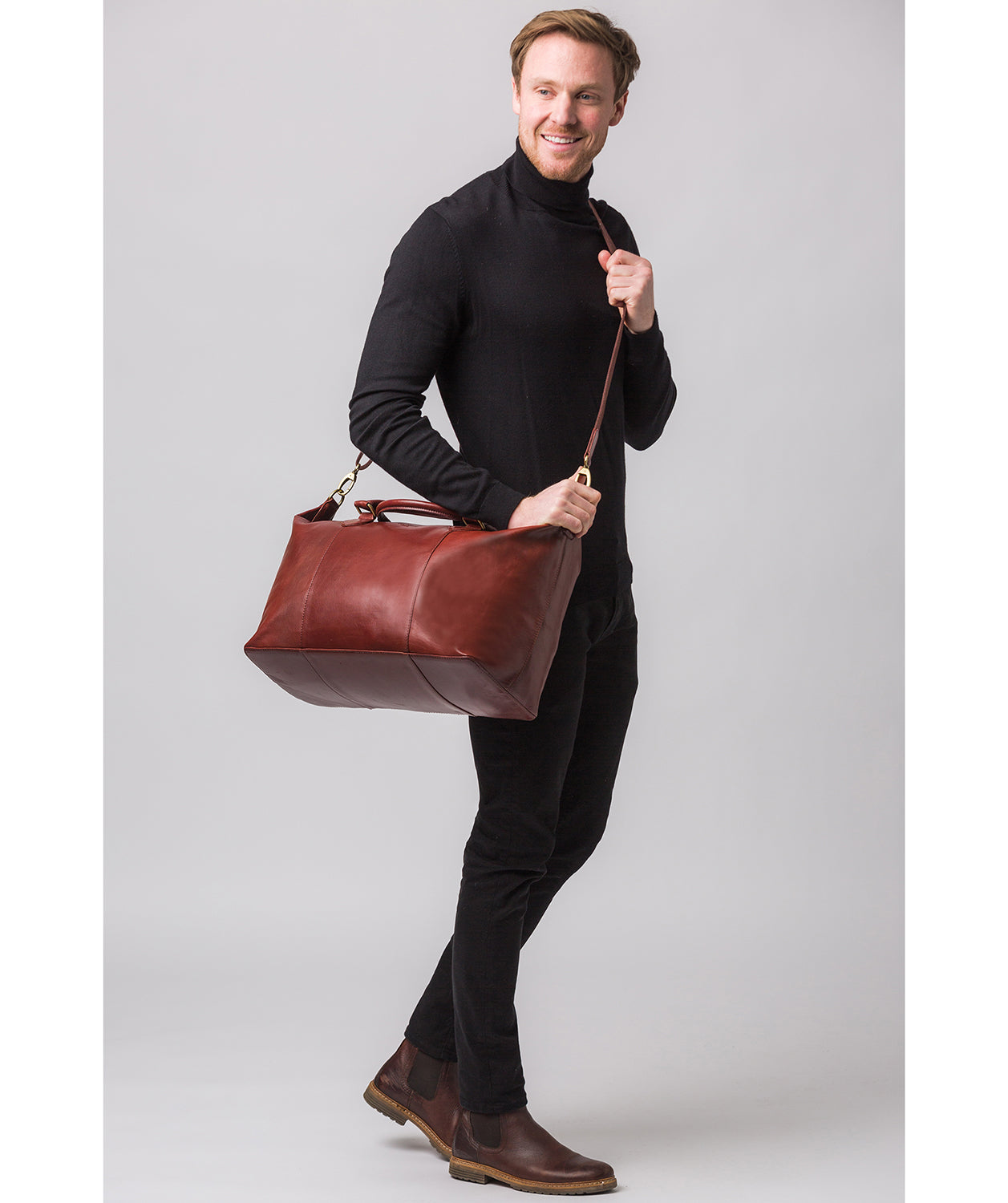 'Excursion' Dark Chestnut Leather Holdall