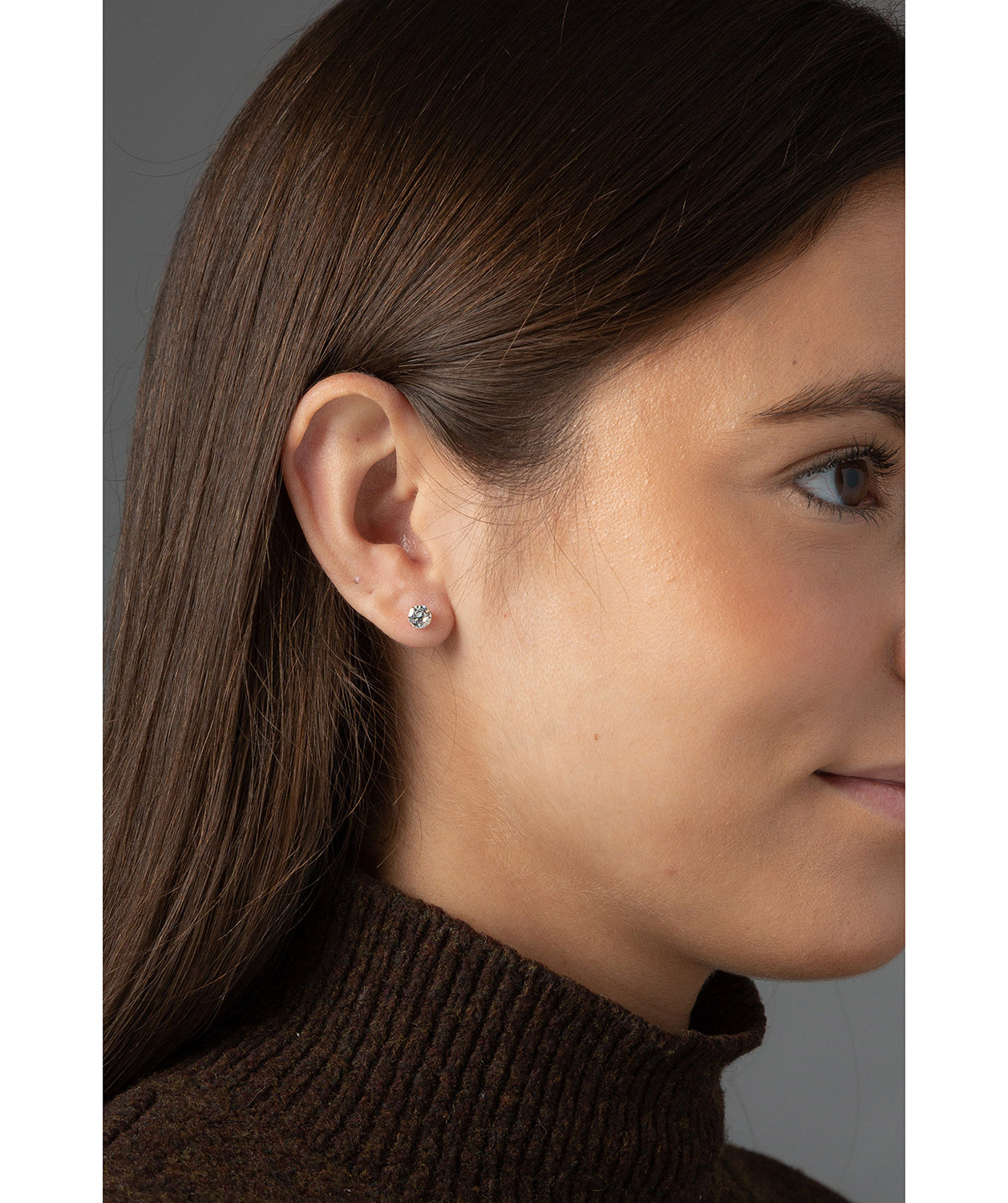 'Abuela' 9-carat yellow gold & 5mm cubic zirconia earrings image 2