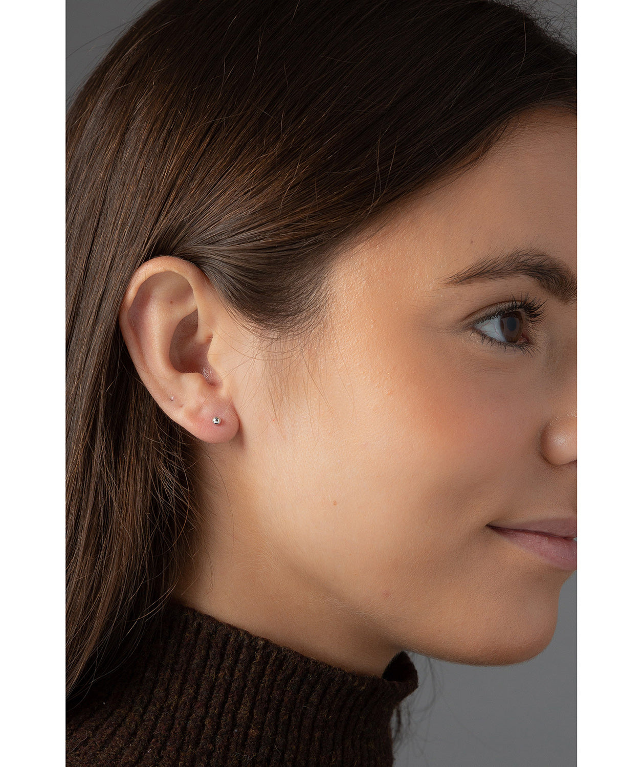 'Marlana' 18-carat white gold 3mm earrings image 2