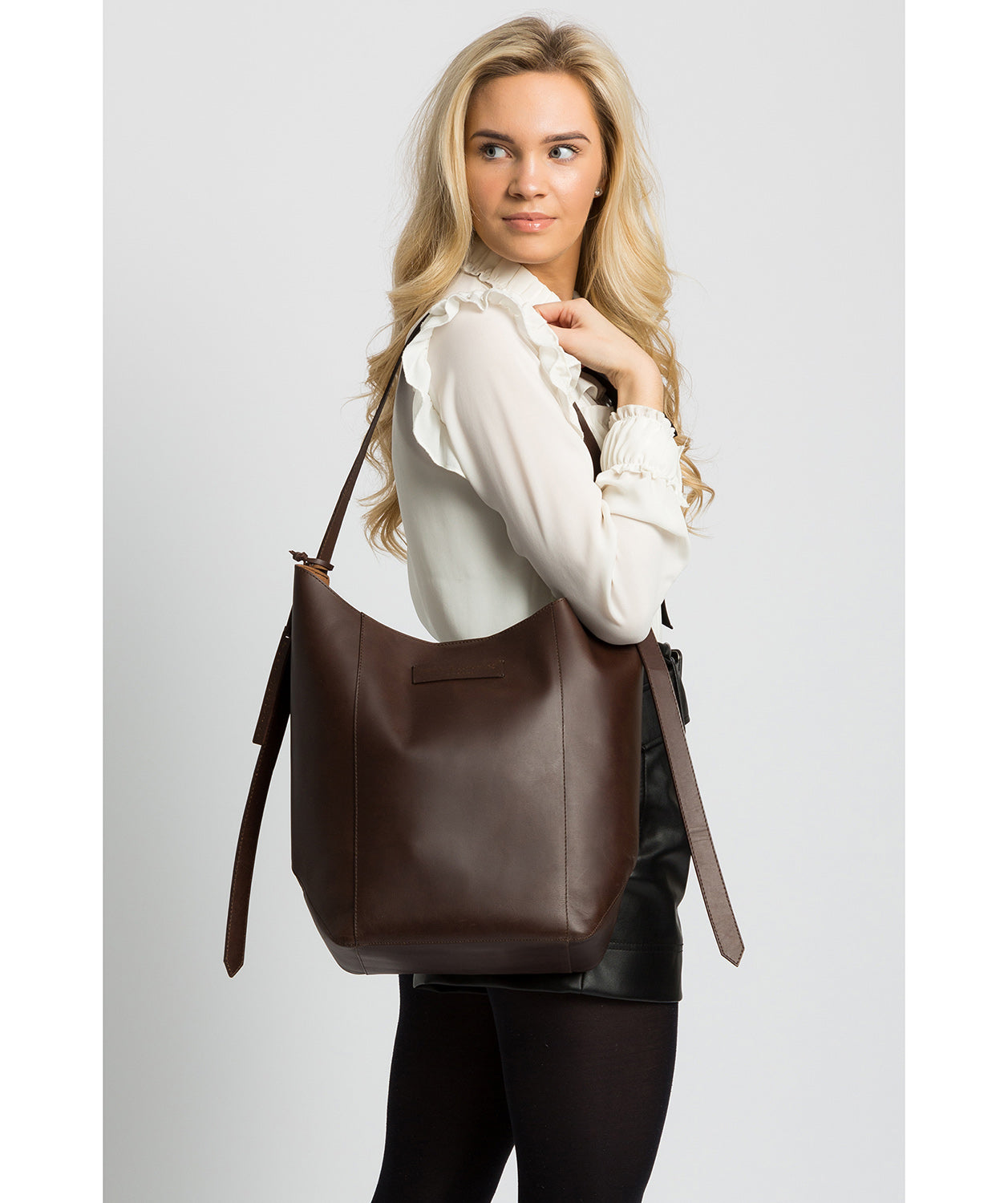 'Hoxton' Chocolate Leather Shoulder Bag