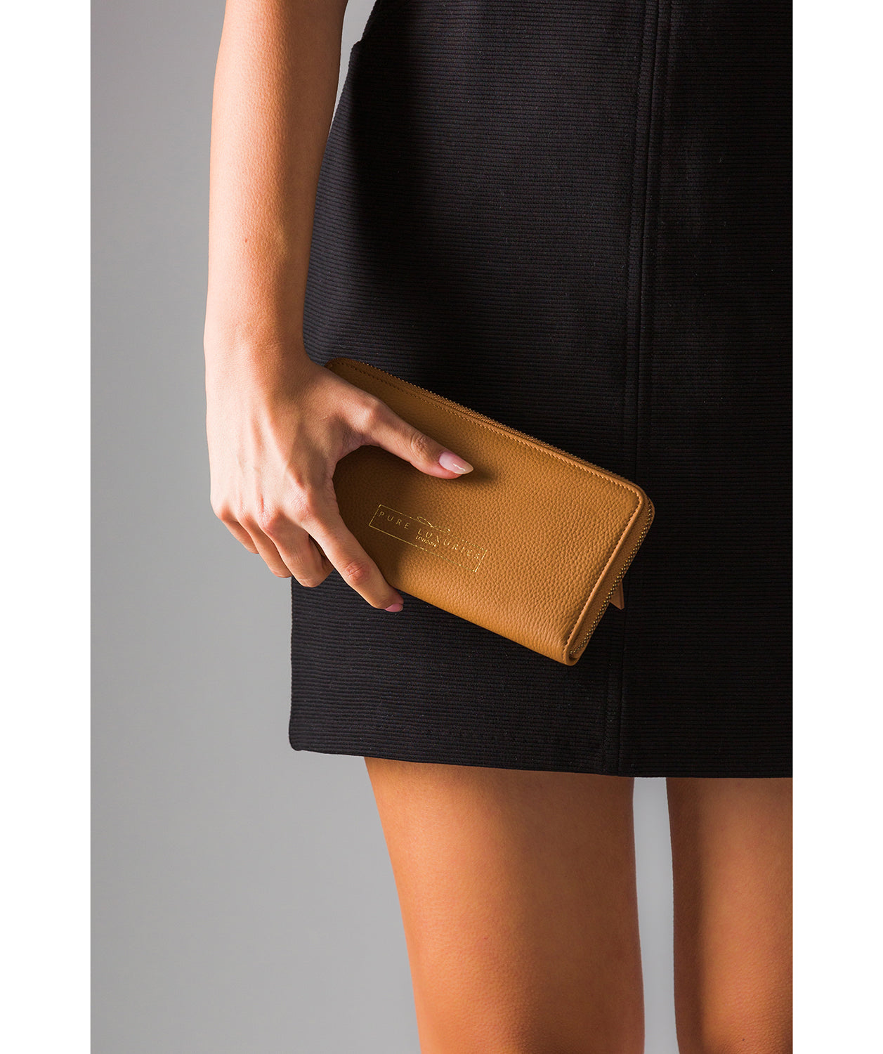 'Frieda' Tan Leather Purse