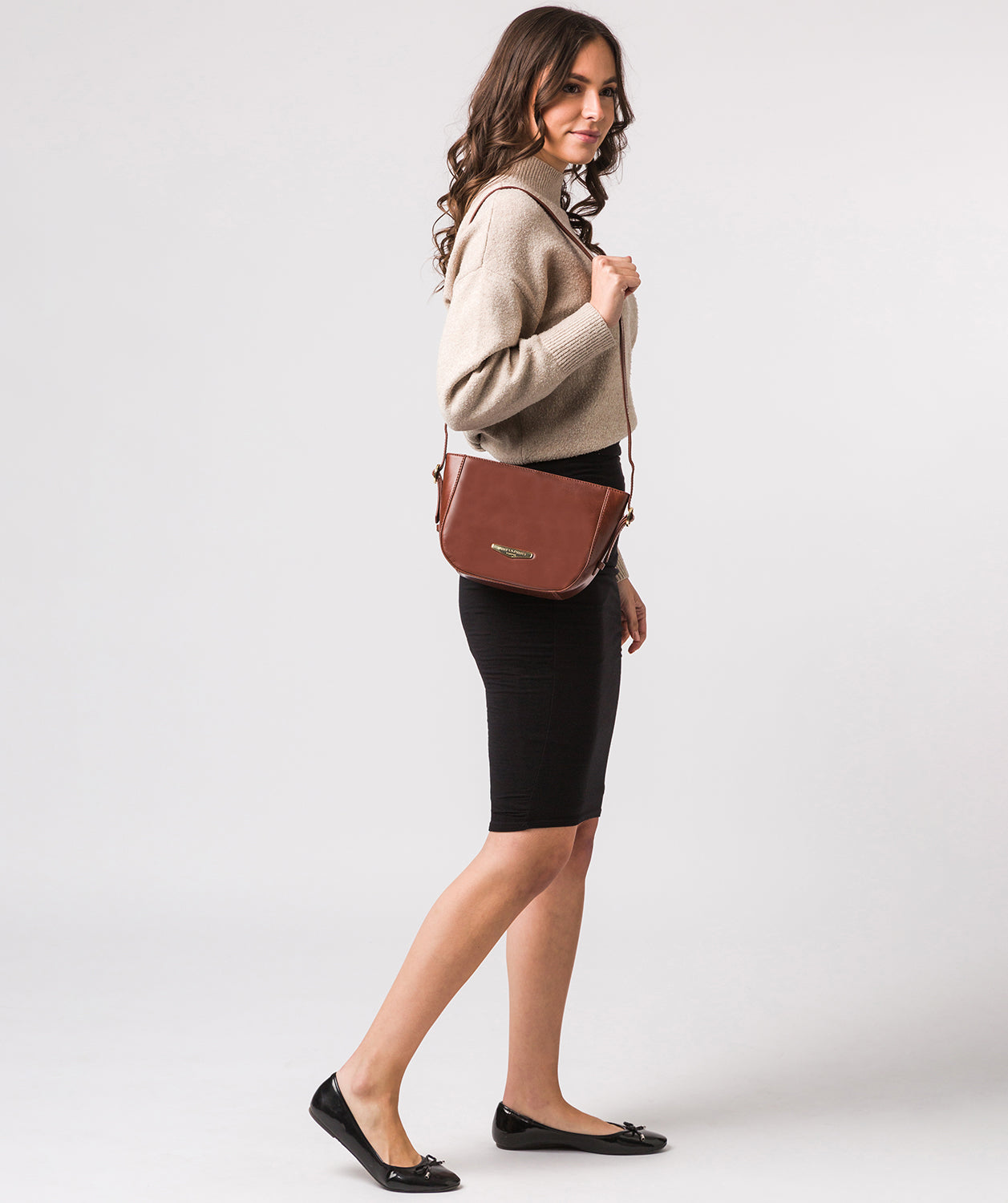 'Kaye' Italian Tan Vegetable-Tanned Leather Shoulder Bag