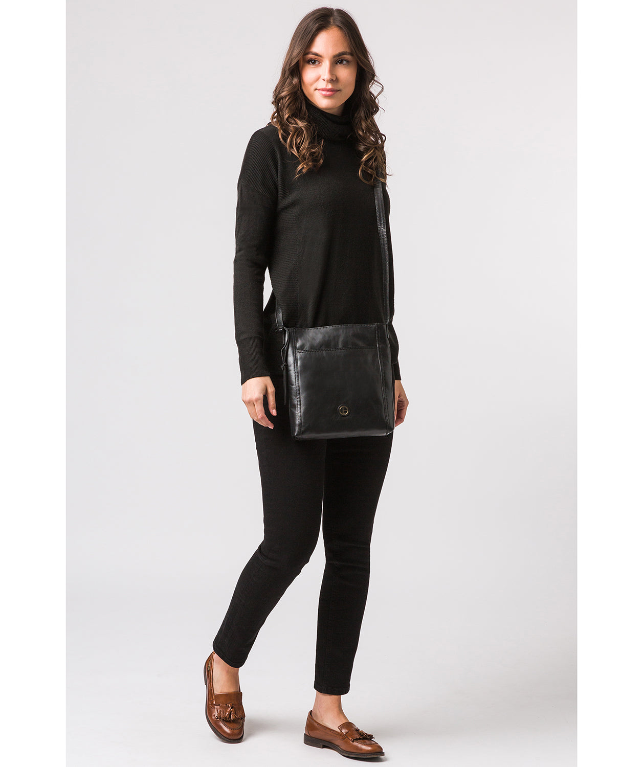 'Plumpton' Vintage Black Leather Cross Body Bag