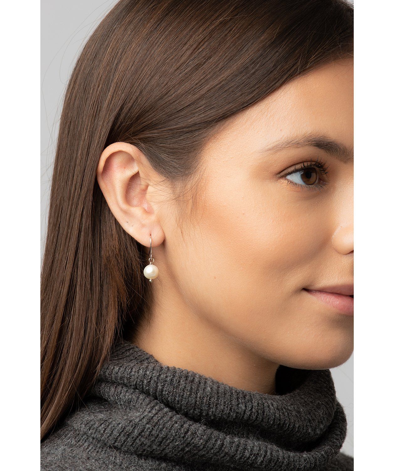 Gift Packaged 'Mendes' Sterling Silver Classic Freshwater Pearl Drop Earrings