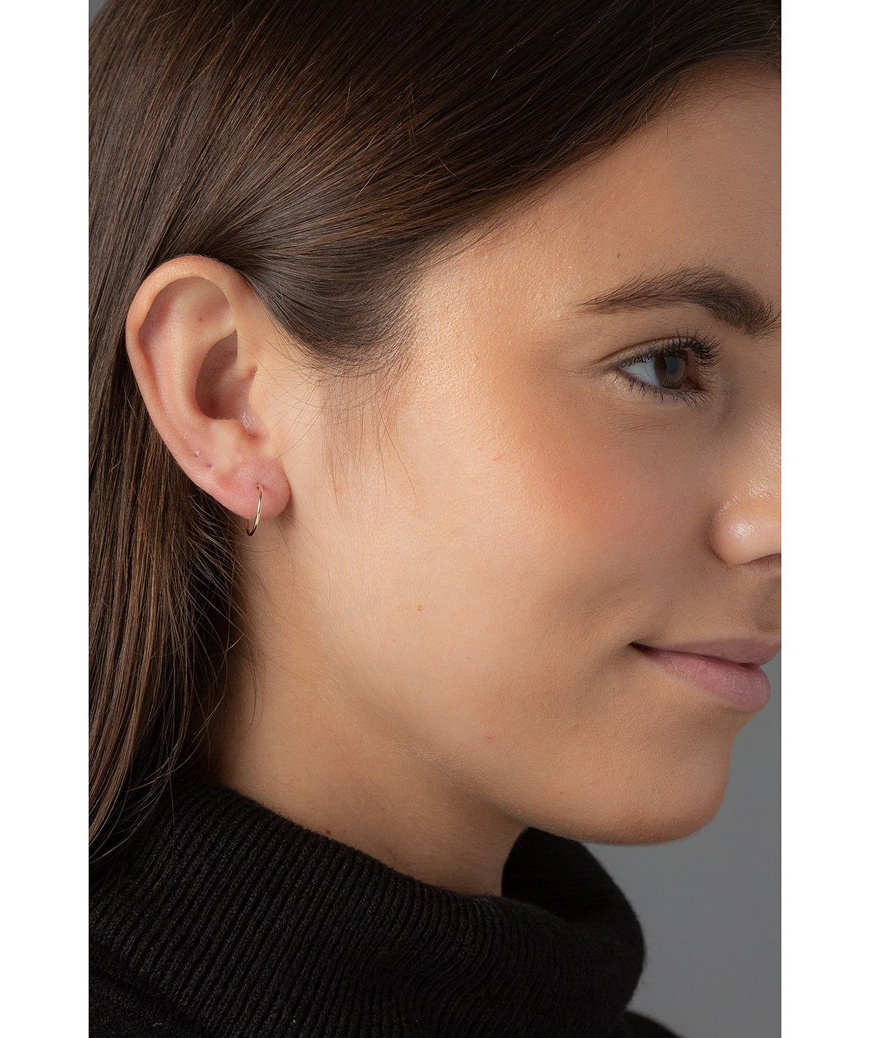 'Samara' 9ct Yellow Gold Hinged Hoop Earrings image 2