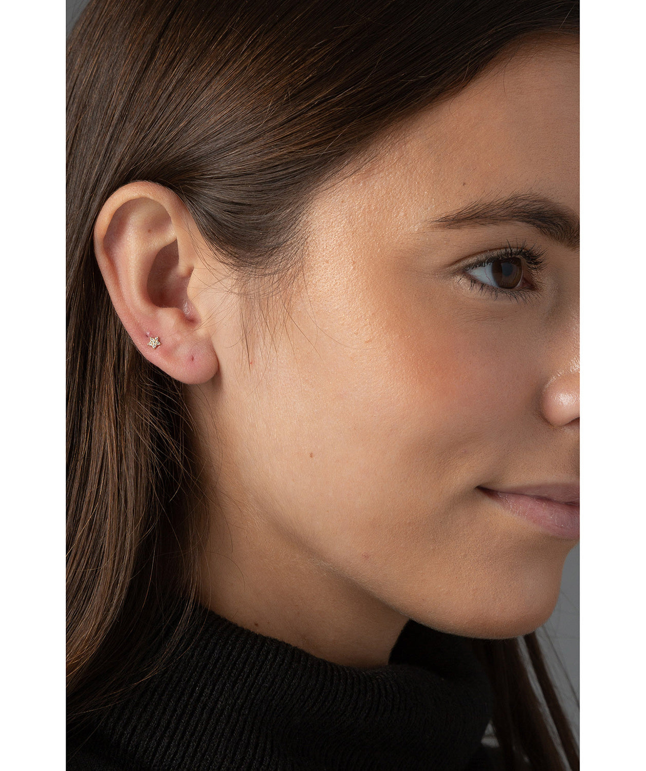 'Estella' 9ct Yellow Gold Star Cartilage Stud Earring image 2
