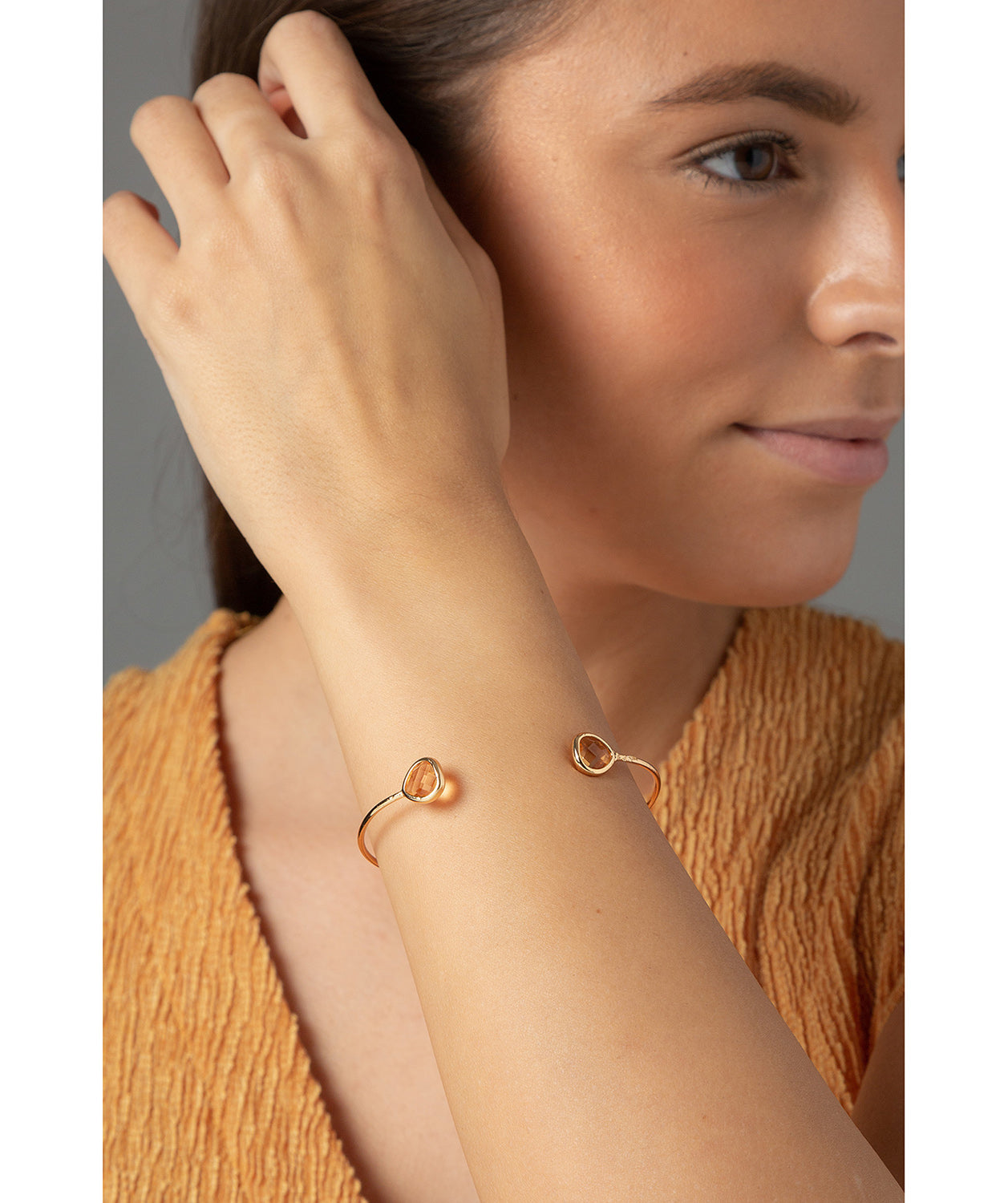 'Capucine' Gold Plate & Amber Glass Bangle image 2