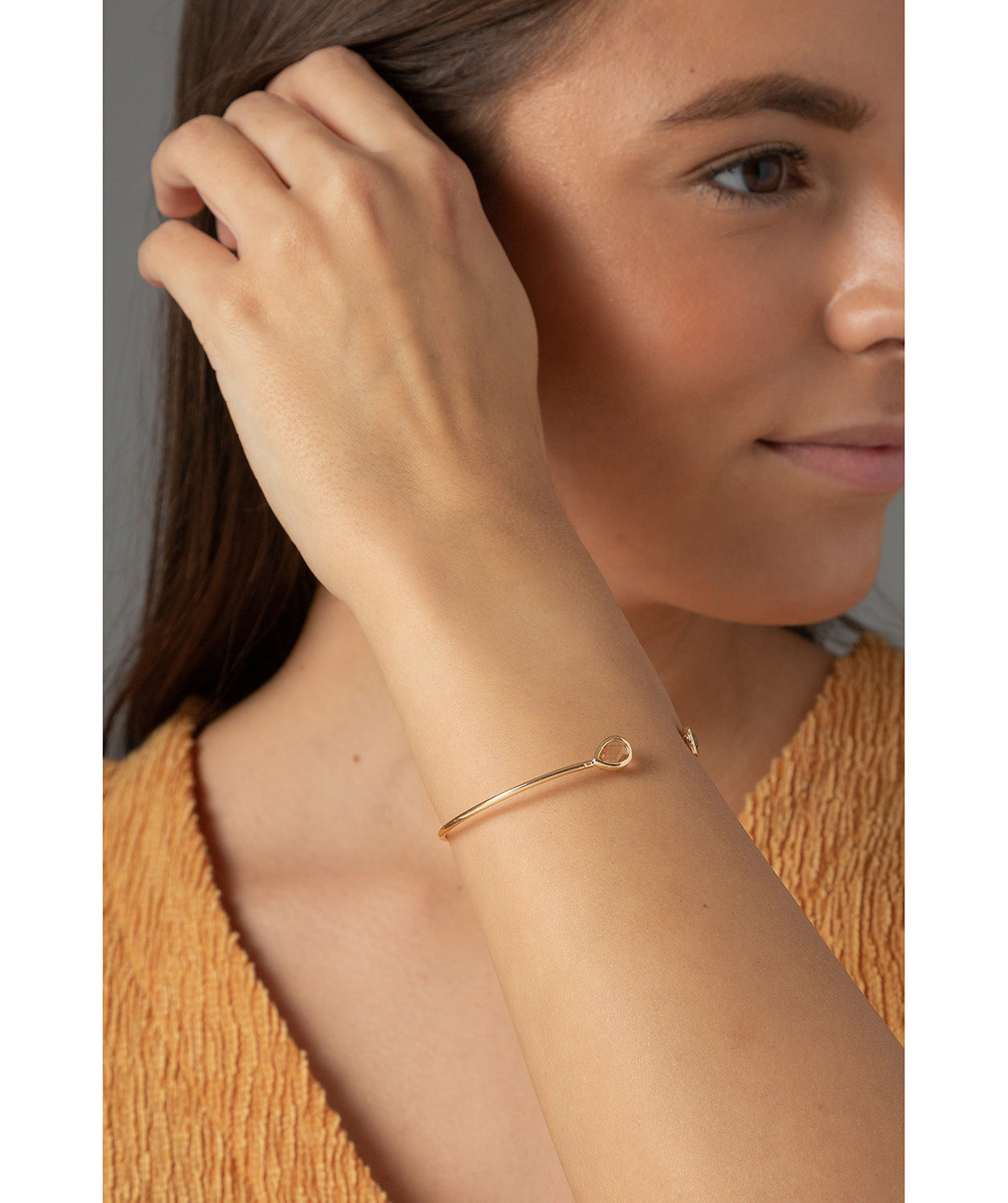 'Amsi' Gold Plate & Amber Glass Bangle image 2