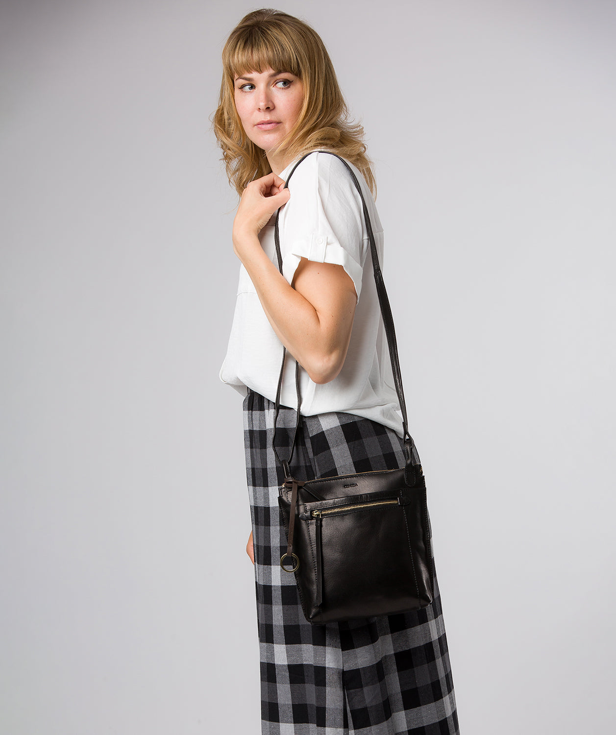 'Zarro' Black Leather Shoulder Bag