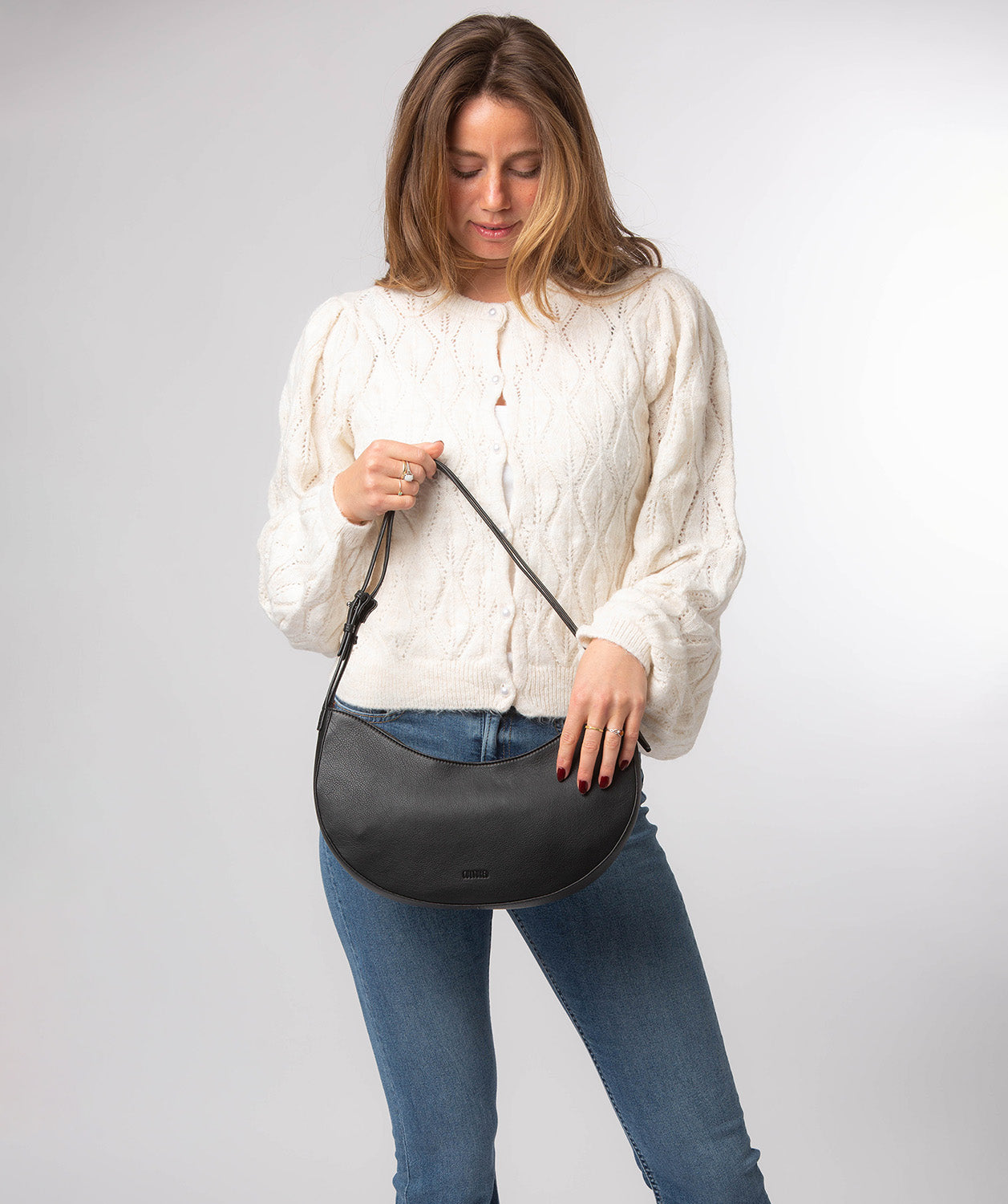 Dual adjustable slim handles with maximum 25cm drop