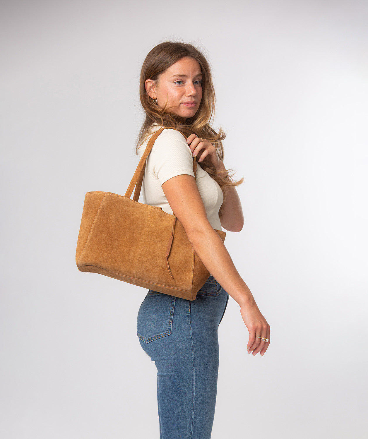 Matilde handbag back view with embossed logo