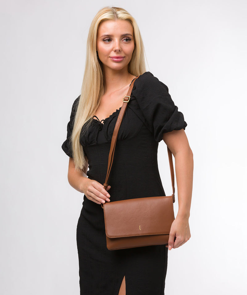 Pure Luxuries London #product-type#: 'Izzy' Tan Leather Cross Body Bag