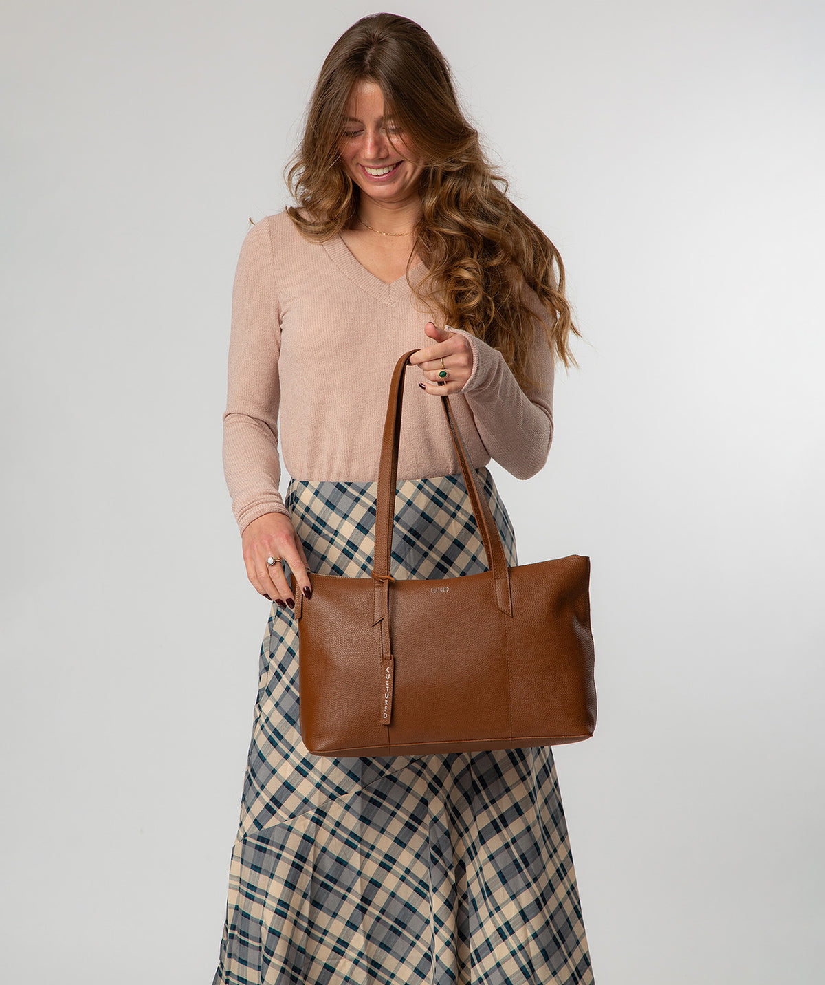 Marlowe tote bag full length side profile