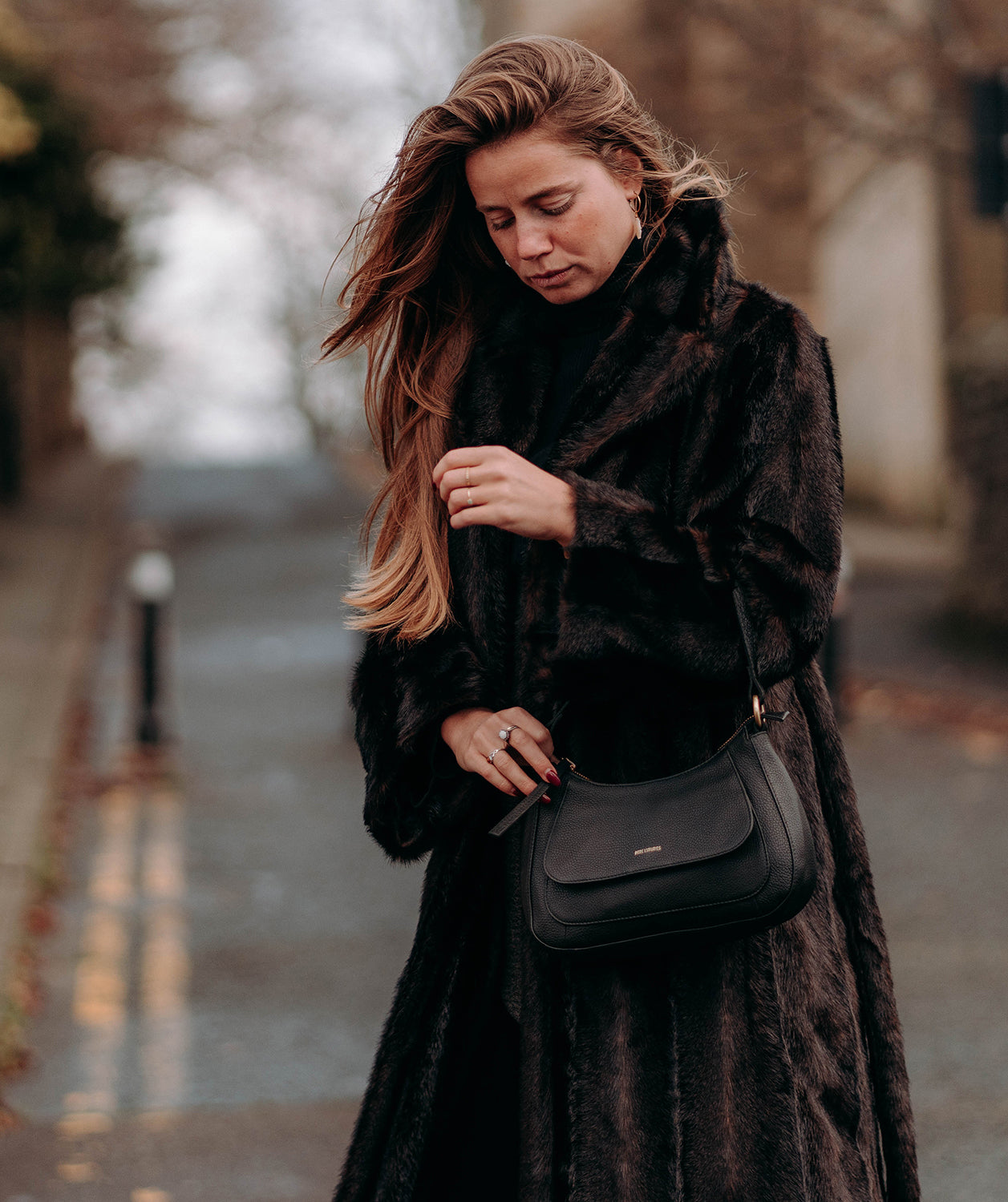 'Calista' Black Leather Grab Bag