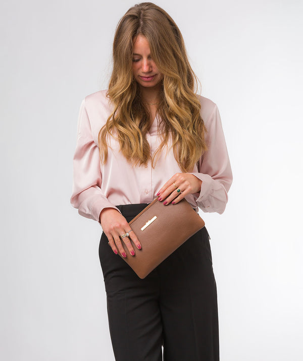 Pure Luxuries Couture Collection Bags: 'Arlesey' Tan Leather Clutch Bag