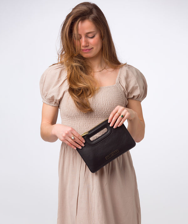 Pure Luxuries Classic Collection Bags: 'Esher' Black Leather Clutch Bag