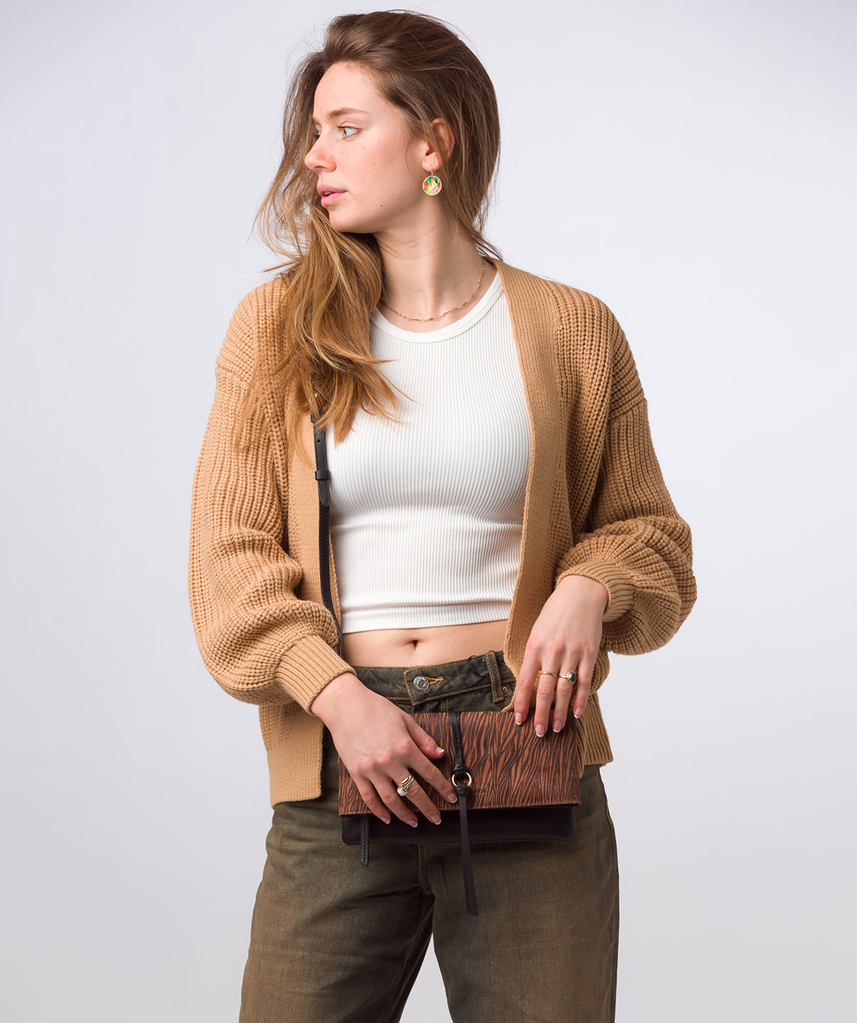 Rear view with adjustable shoulder strap attachment
