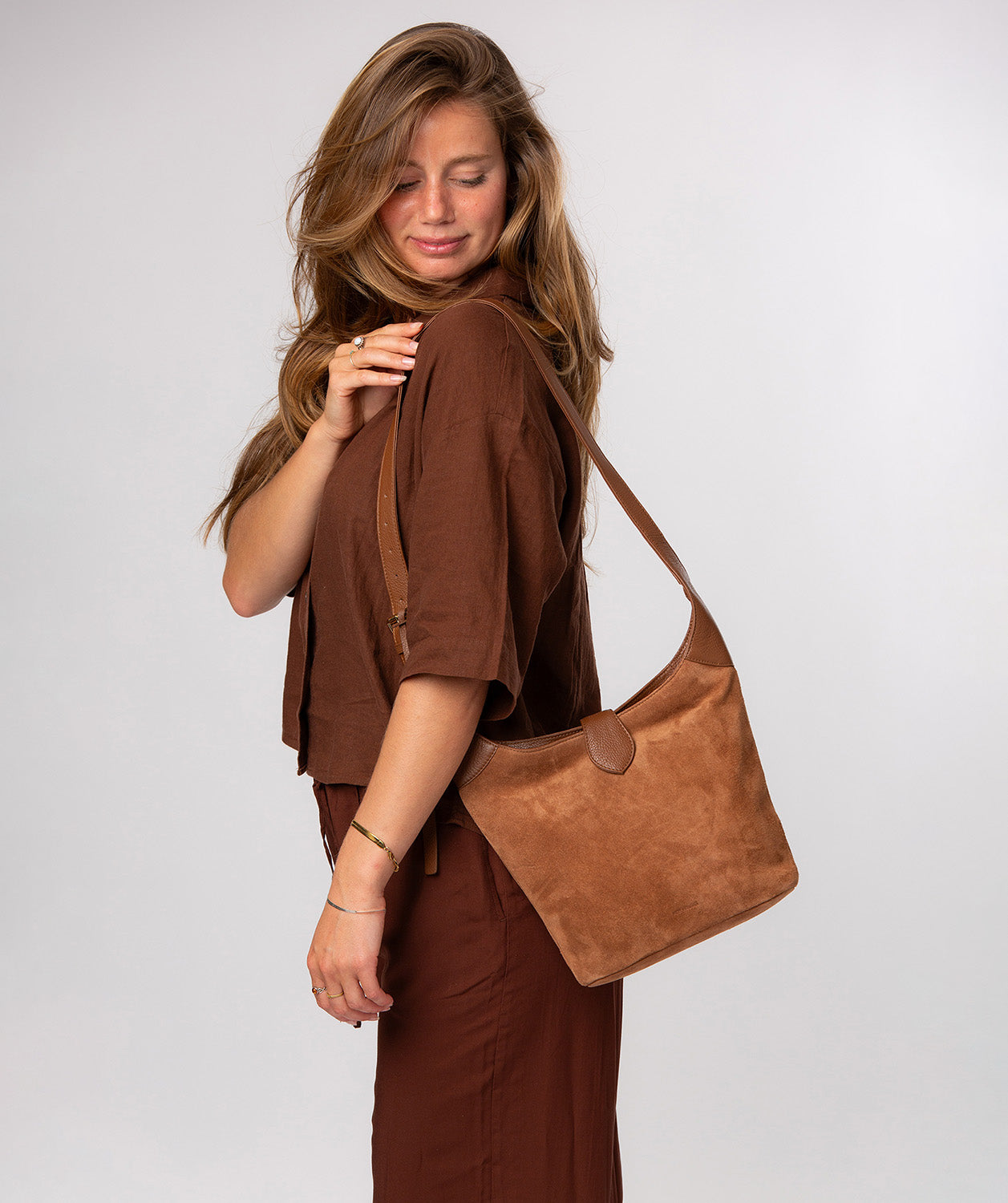 Aria bag interior with slip and zipped pockets