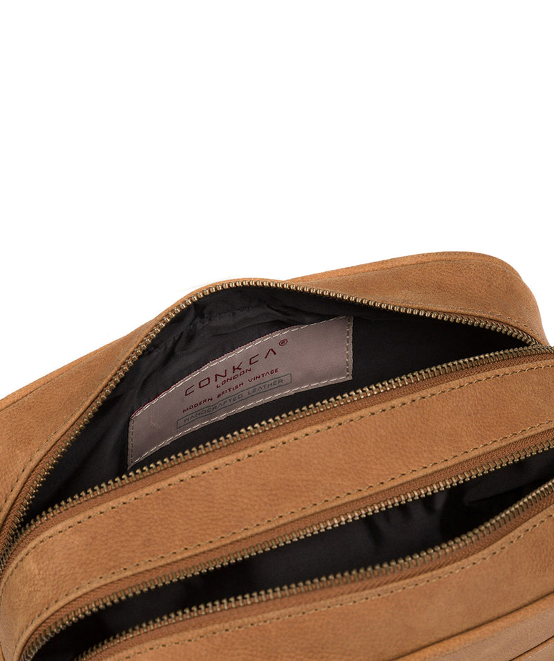 'Rudkin' Vintage Chestnut Leather Washbag