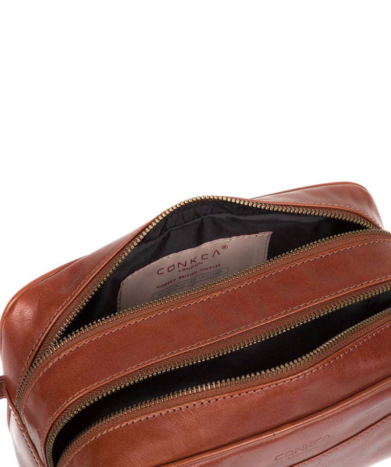 'Rudkin' Conker Brown Leather Washbag