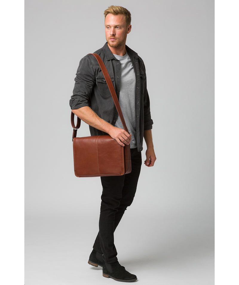 'Leao' Conker Brown Leather Messenger Bag image 2
