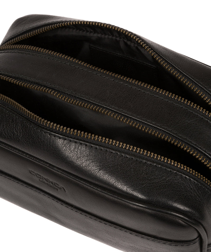 'Alberto' Black Leather Washbag image 4