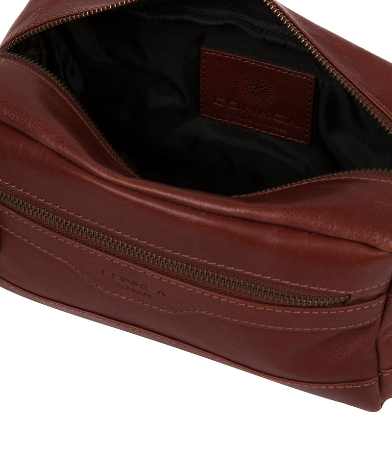 'Careca' Conker Brown Leather Washbag