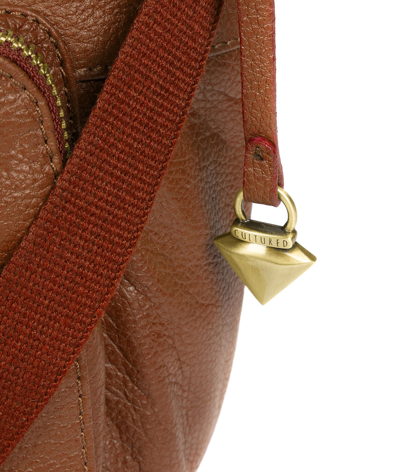 'Olivia' Tan Leather Shoulder Bag image 5