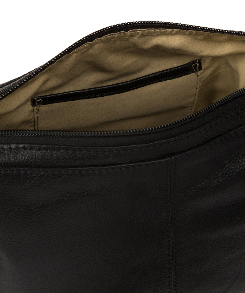 'Duana' Black Leather Shoulder Bag image 5