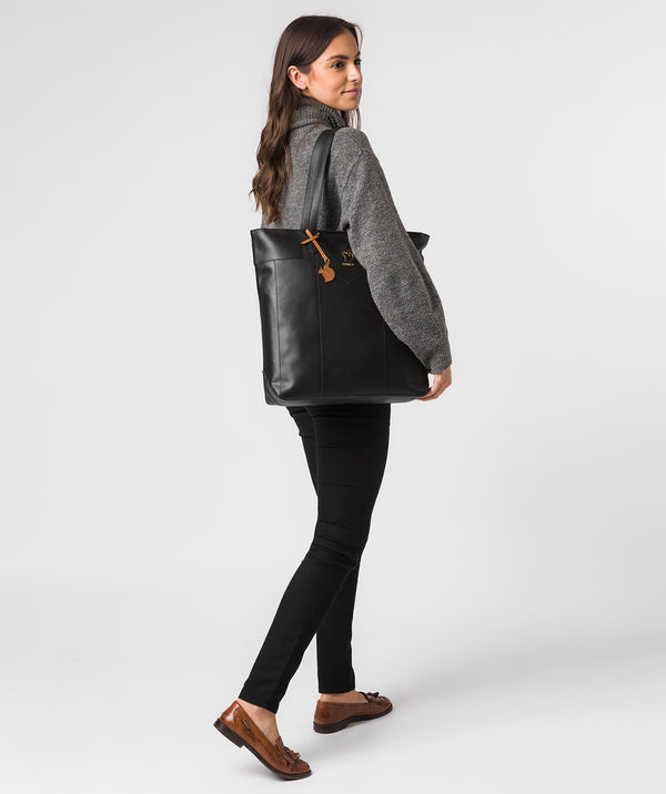 'Eliza' Jet Black Vegetable-Tanned Leather Tote Bag