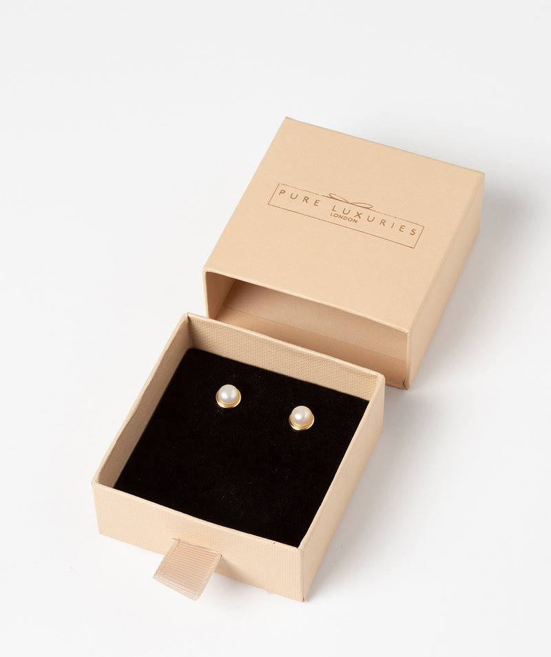 'Pepita' 9ct Gold Pearl Stud Earrings image 3
