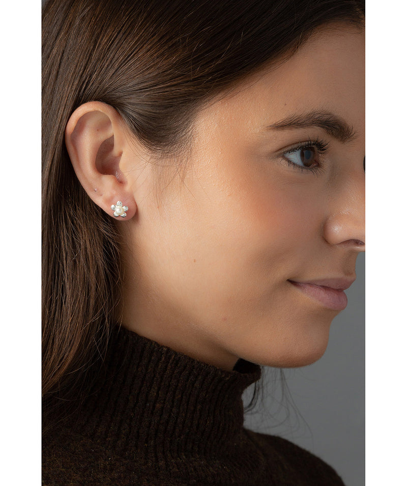 'Christelle' Sterling Silver Daisy & Pearl Earrings image 2