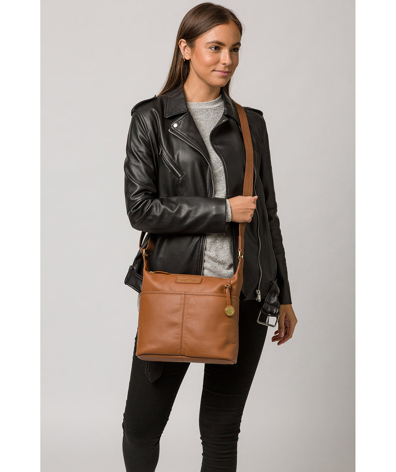 'Hove' Tan Leather Shoulder Bag image 2