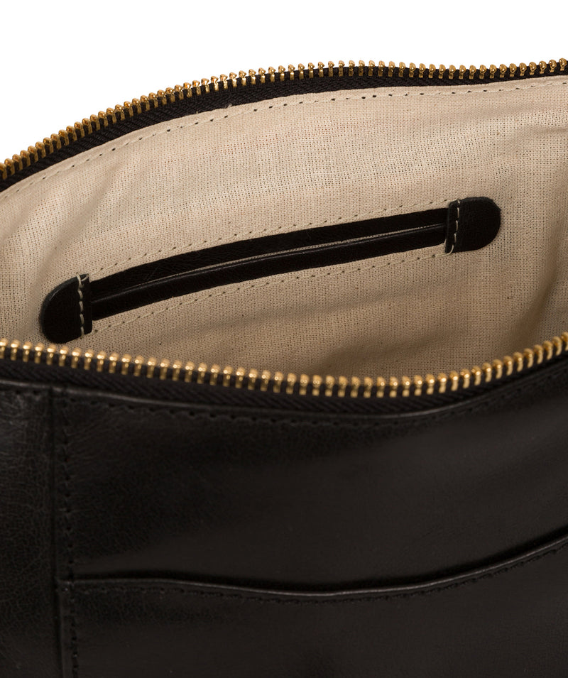 'Dee' Black Vegetable-Tanned Leather Shoulder Bag