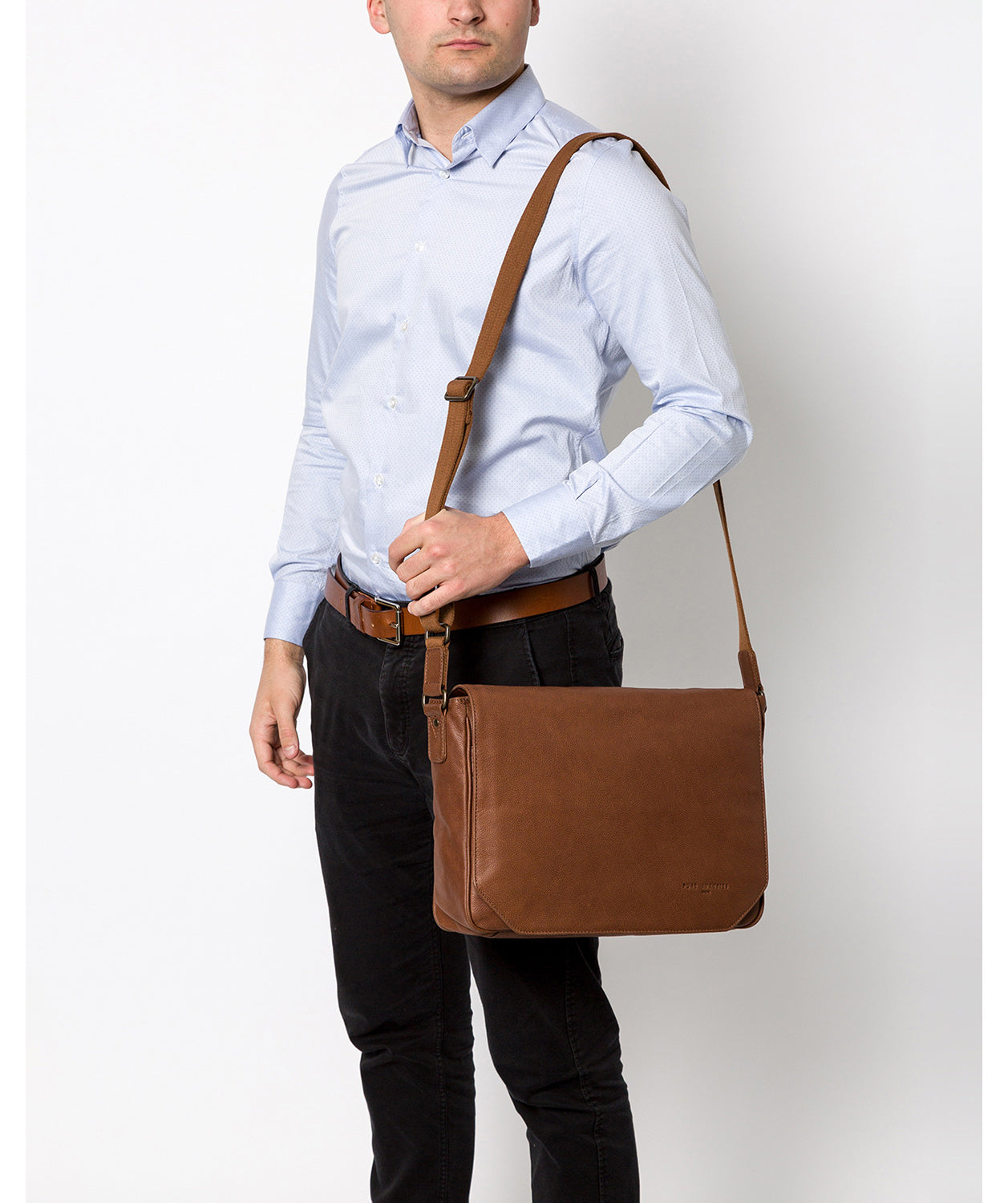 'Eiger' Hazelnut Leather Messenger Bag image 2