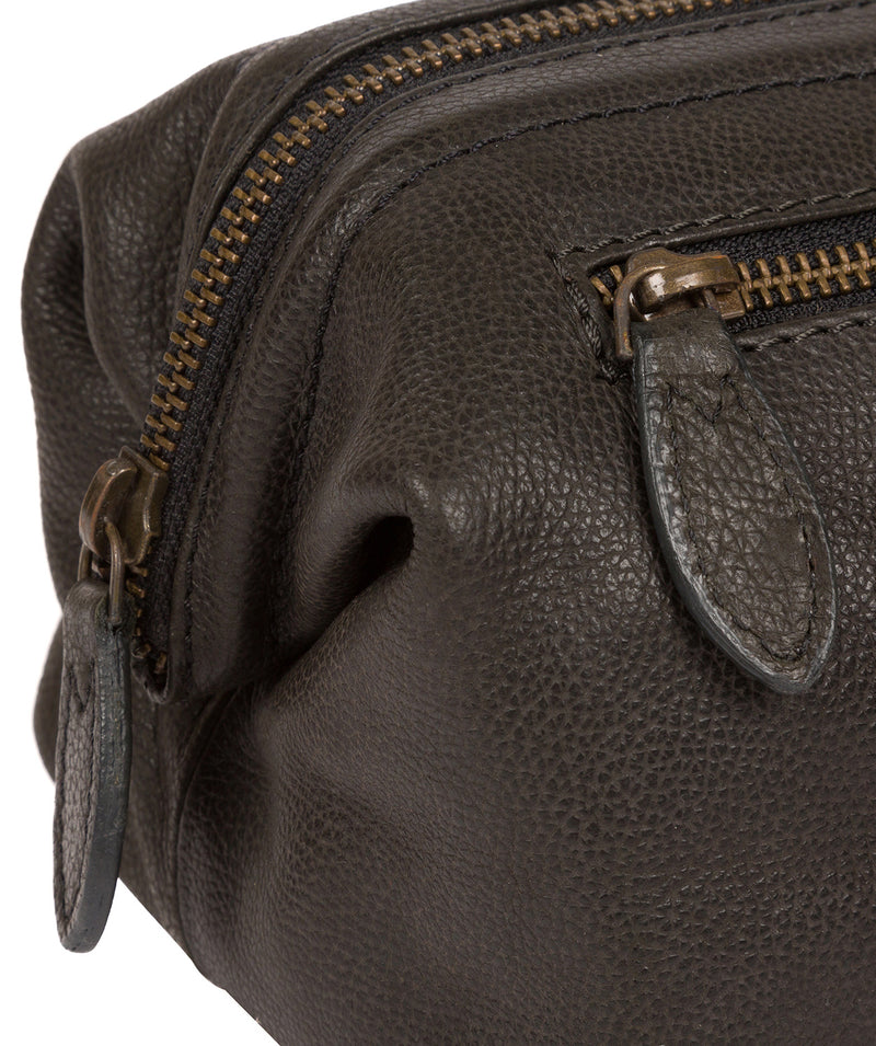 'Kea' Ash Black Leather Washbag image 5