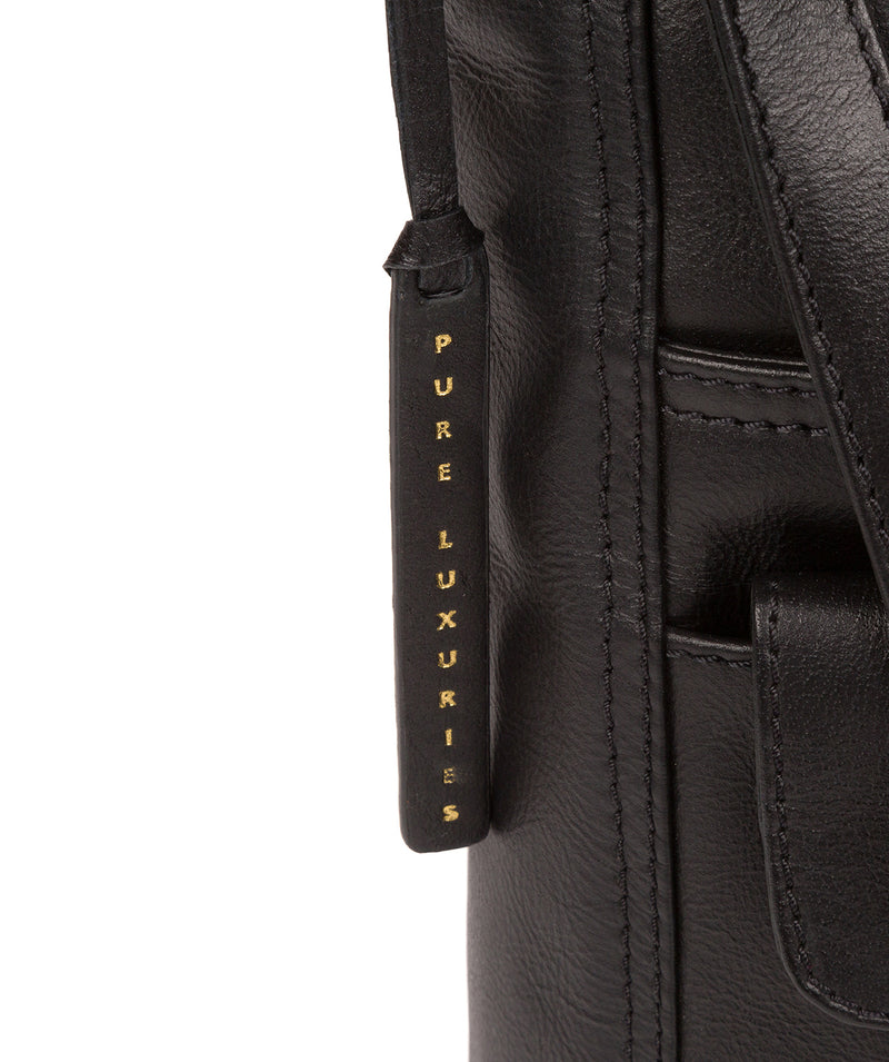 'Hanwell' Vintage Black Leather Shoulder Bag image 5